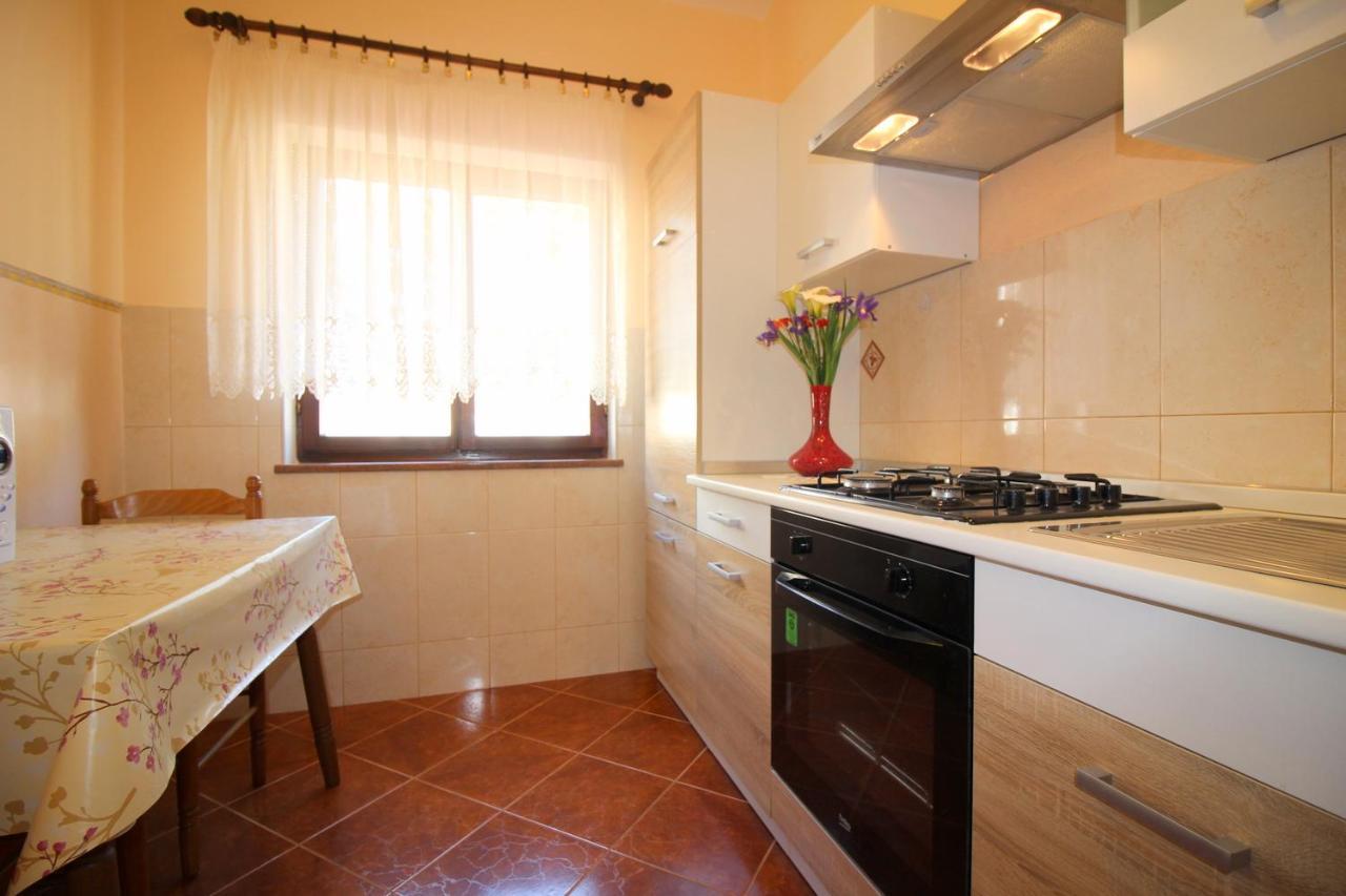Apartment Liliana Near Beach Пореч Екстер'єр фото