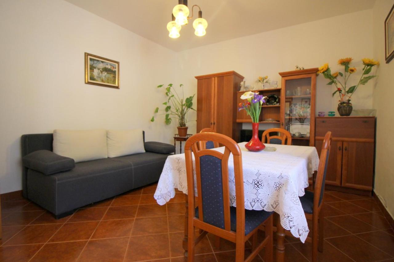 Apartment Liliana Near Beach Пореч Екстер'єр фото